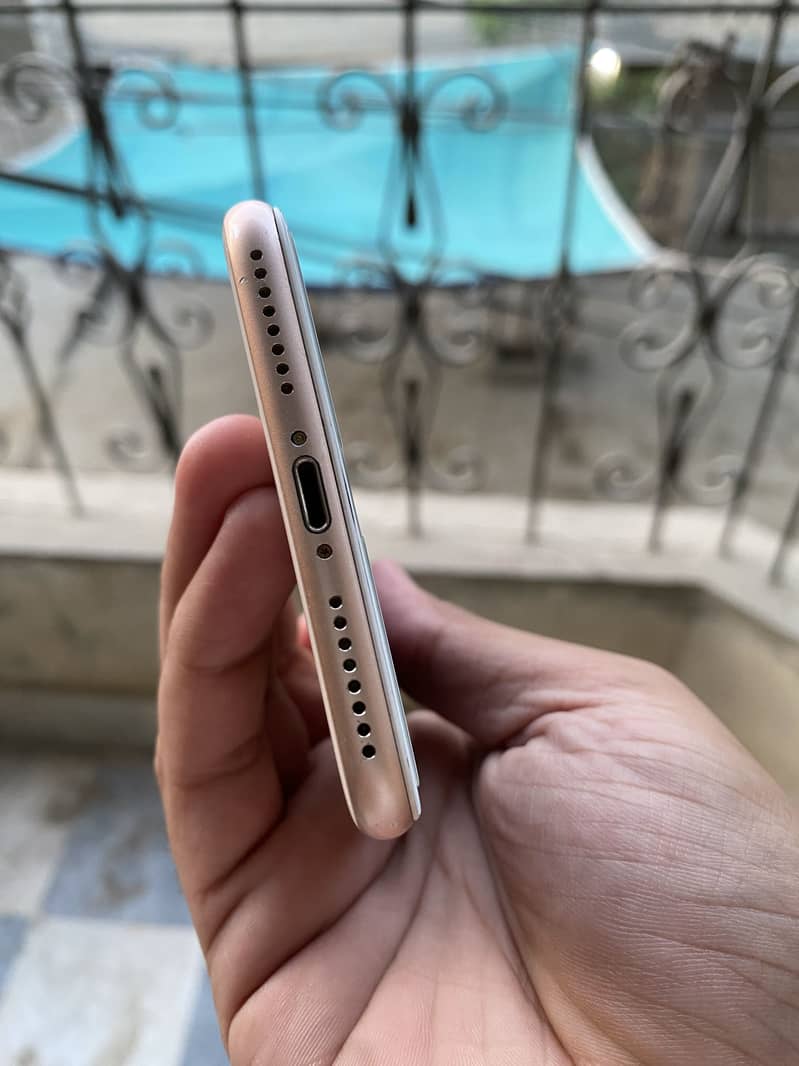 Apple iPhone 8 Plus 8