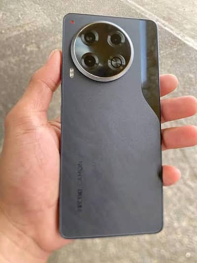 Mobile for Sale – 9/10 Condition With Box & Charger – 45k