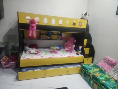 bunk bed triple bed