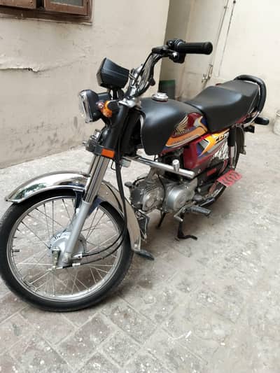 Honda CD 70 2025 Model / 7500km drive-in. /1lakh 45 hazar