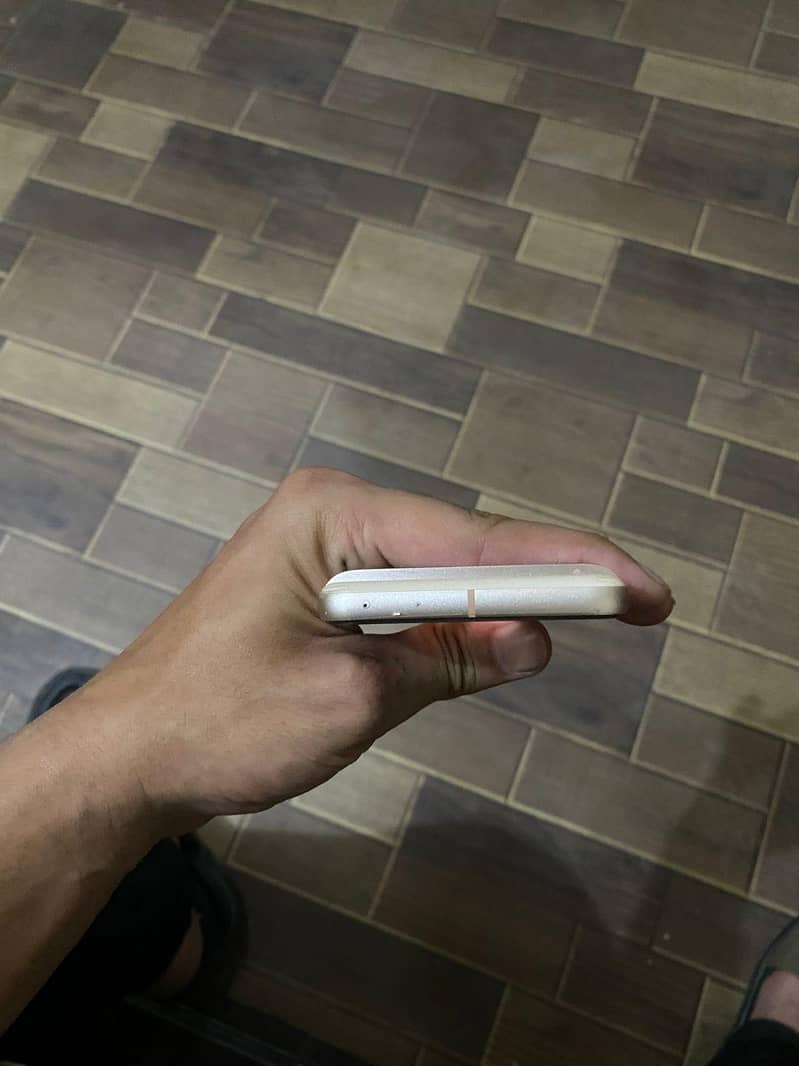 Google Pixel 8 5