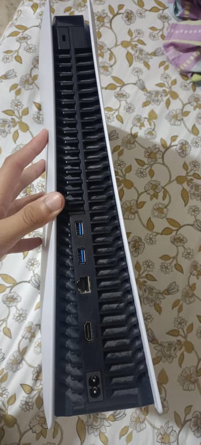PLAYSTATION 5 disk edition UK edition