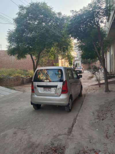 WagonR vxr 2018 Karachi number