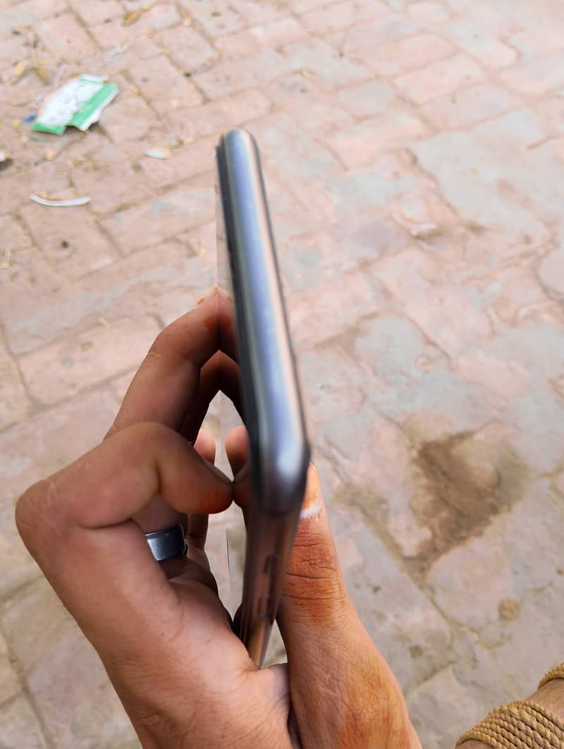 Apple iPhone 8 Plus 3