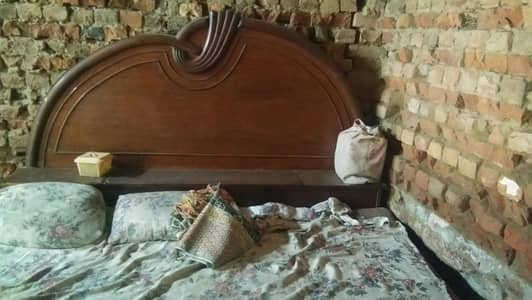 double bed showcase singar maize