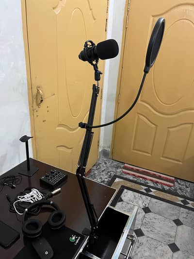 BM800 Condenser Mic with V8 Sound Card
