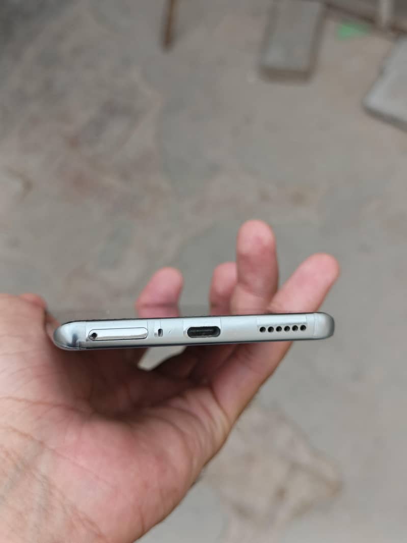 Tecno Camon 40 Pro 4
