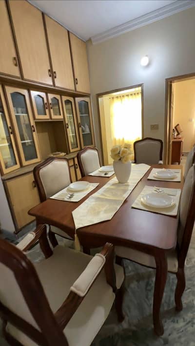 Dining table 10/10