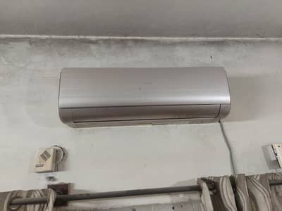 Haier 1 Ton Dc Inverter in Perfect Condition