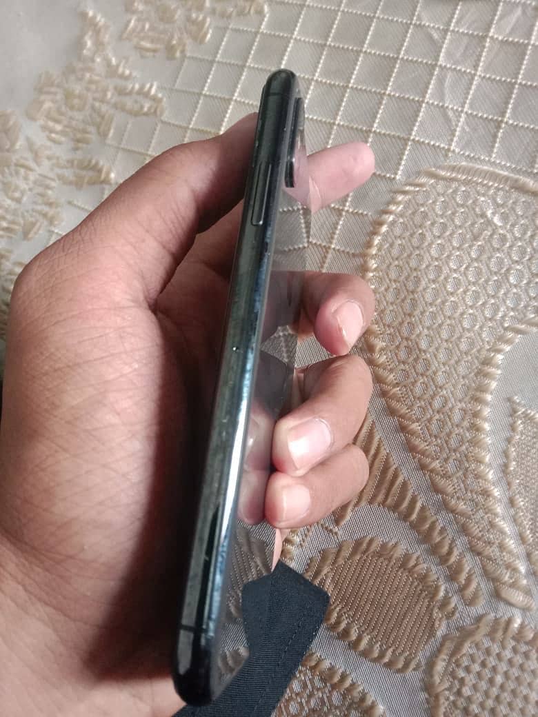 Apple iPhone X 3