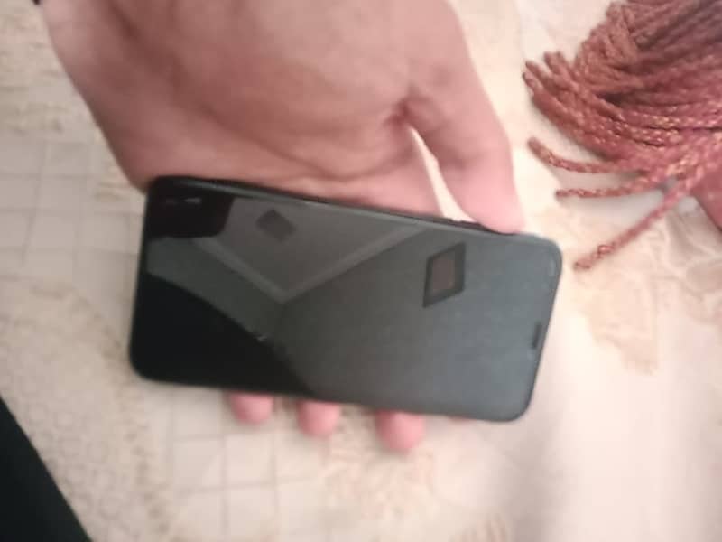 Apple iPhone X 4