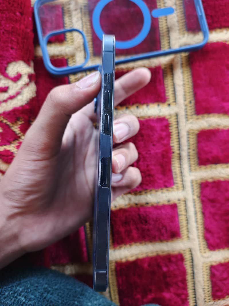 iphone 12 pro max 1