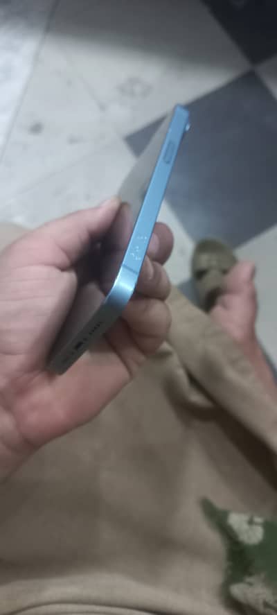 Apple iPhone 14