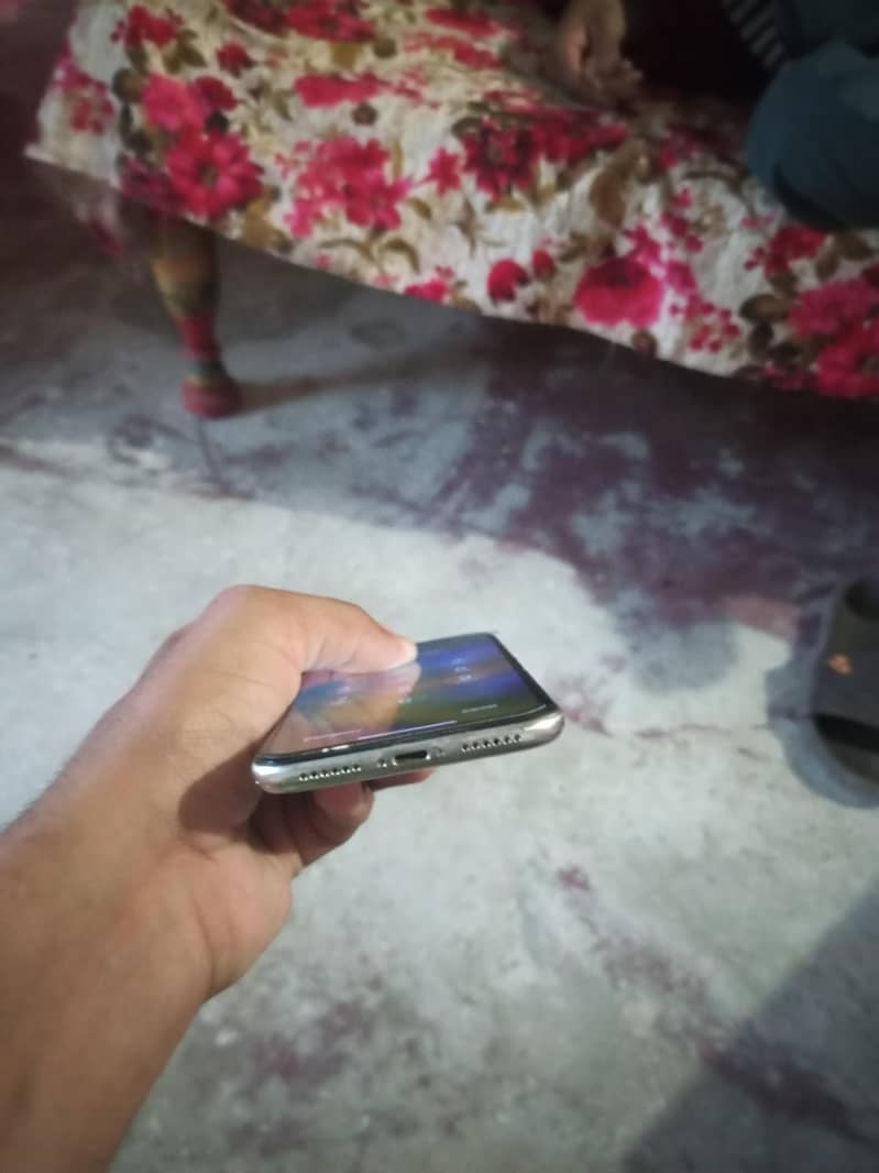 Apple iPhone X 2
