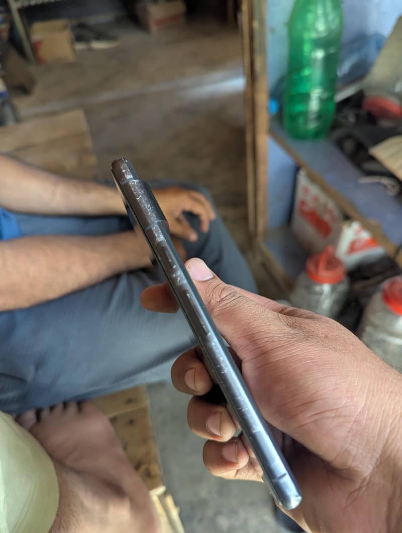Google Pixel 7 4