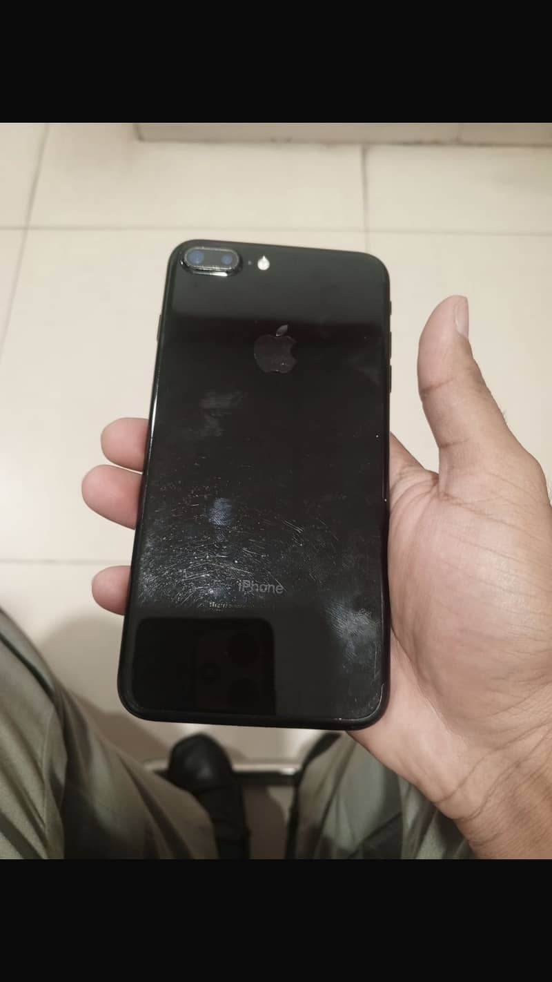 Apple iPhone 7 Plus 1