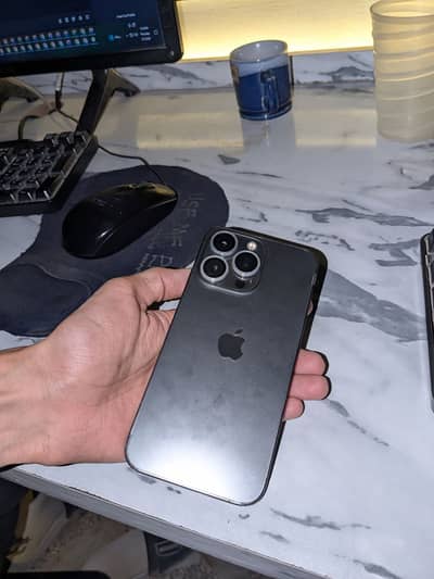 I ma selling iphone 13 pro