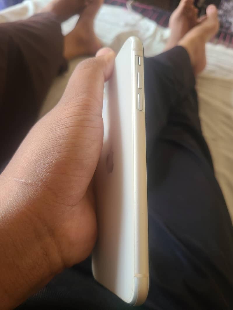 Apple iPhone 11 3
