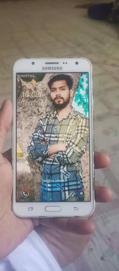Samsung Mobile J7 Core
