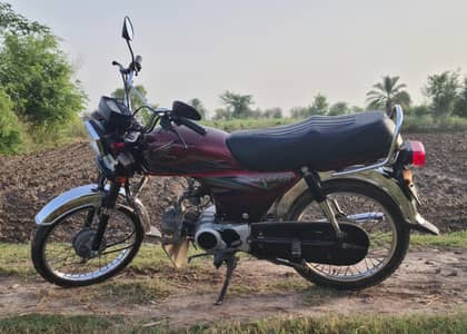 Honda CD 70 2020 Gojra more pe khari hai