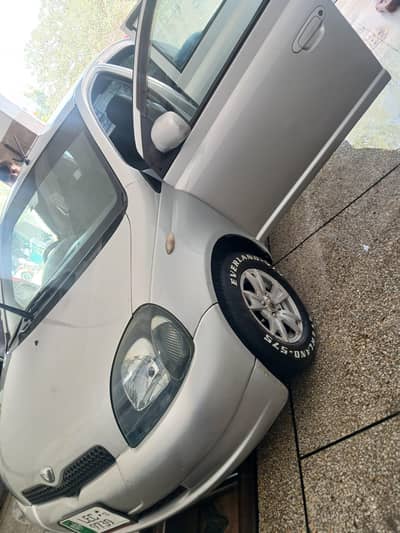Toyota Vitz 2001