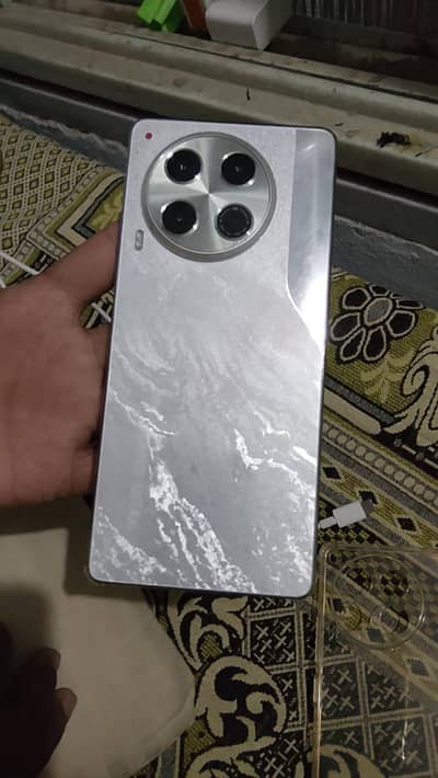 Tecno CAMON 30