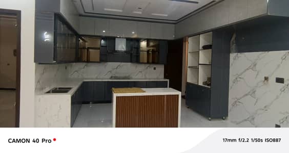A House Of 400 Square Yards In Rs. 115000000