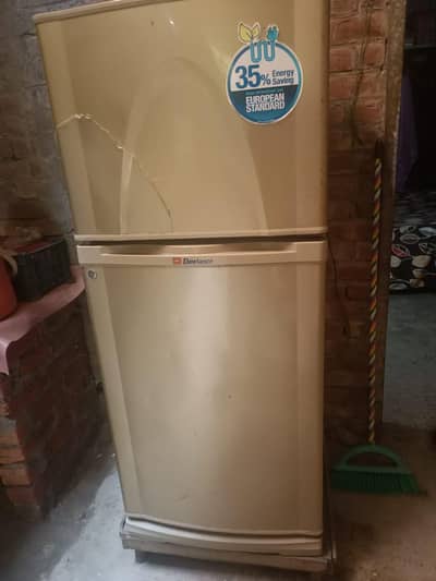Dawlance Fridge For Sale – Excellent Condition