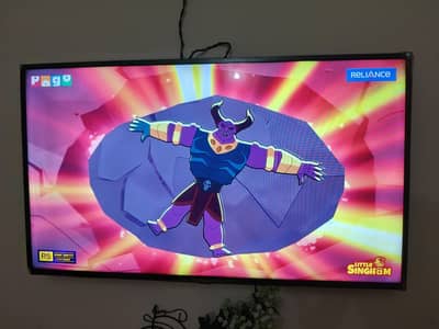 Hisense 43" Smart Led Tv with Box