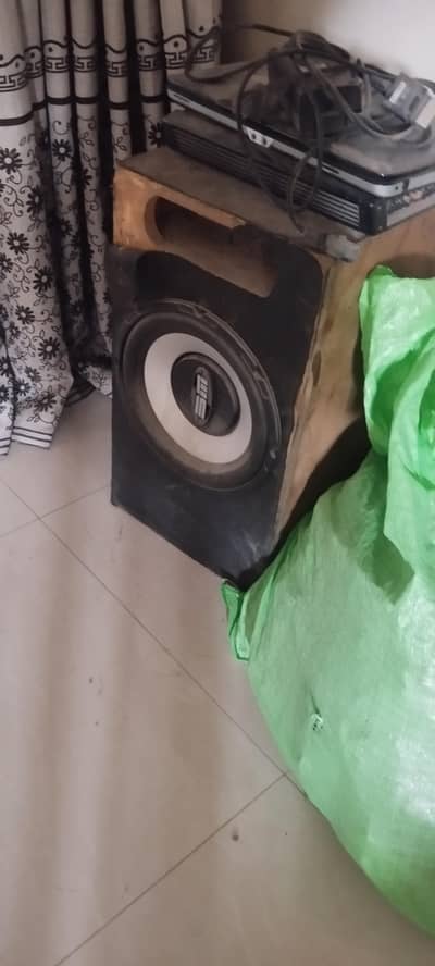 Woofer Box and Amplifier