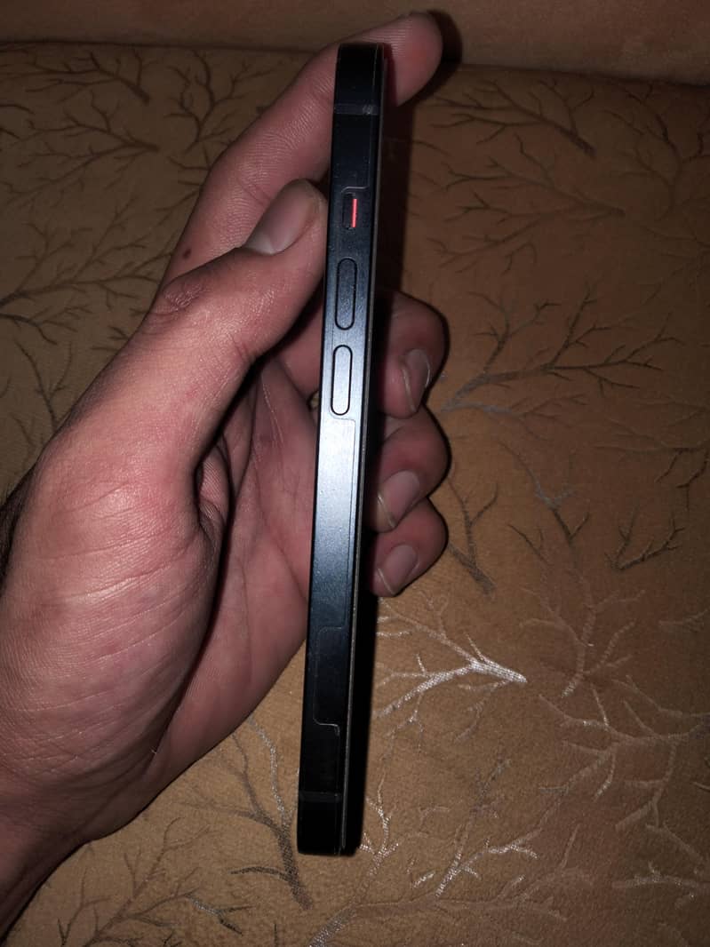 Apple iPhone 14 4