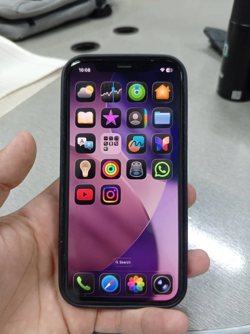 Apple iPhone 12 4