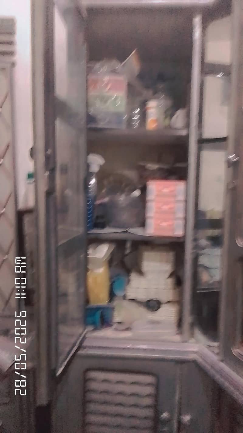 dressing and showcase 4