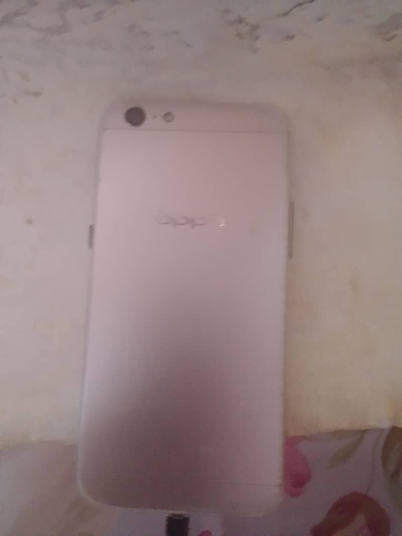OPPO A57 1
