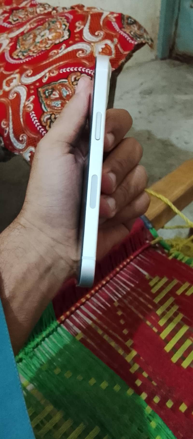 Apple iPhone 13 4