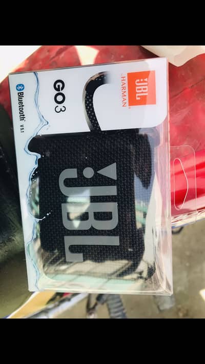 Jbl go3 within box & cover