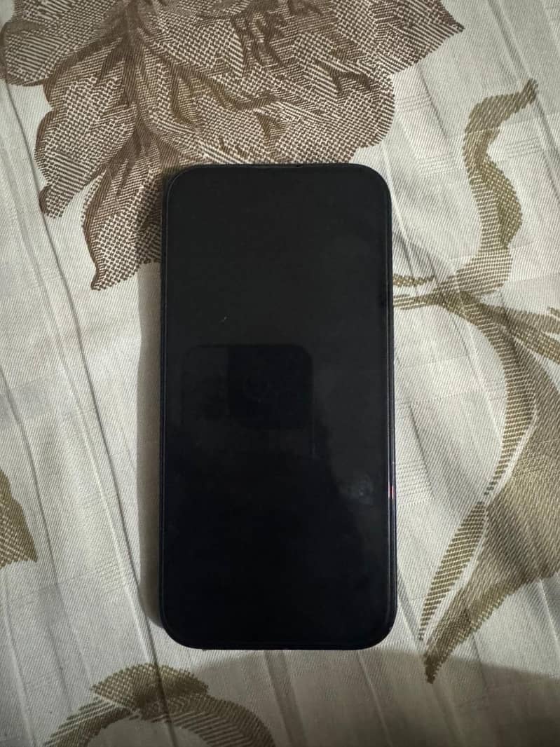 Apple iPhone 15 4