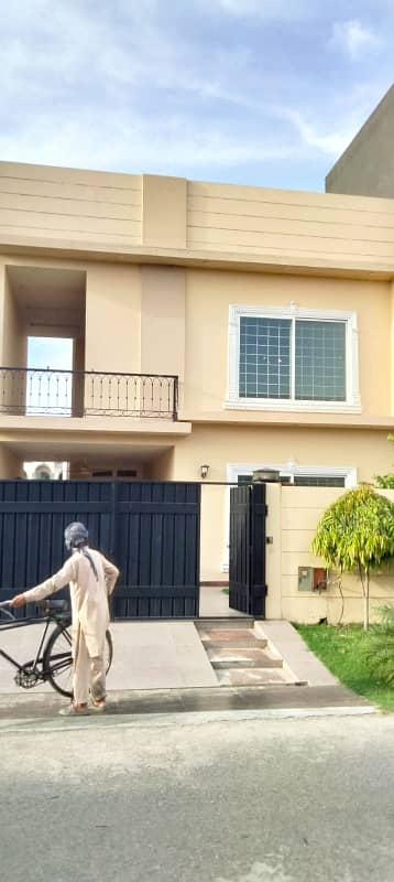 12 Marla Used House For Sale In Lake City Lahore