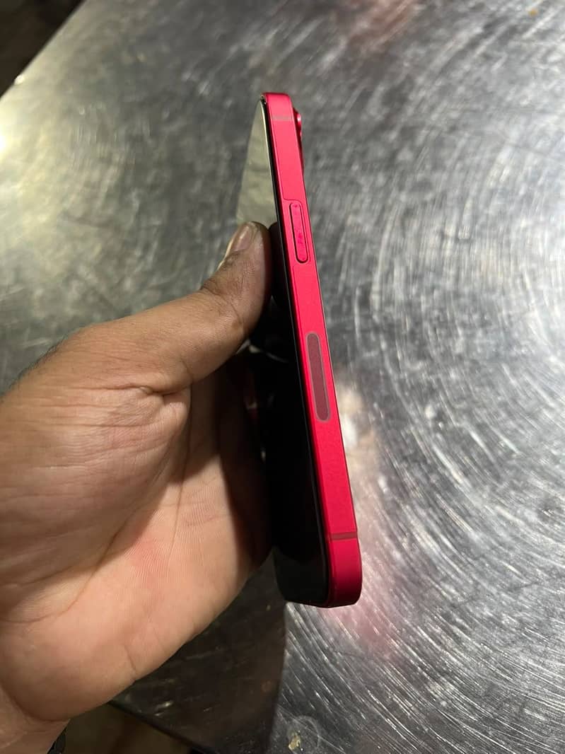 Apple iPhone 14 3
