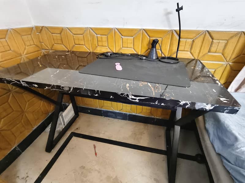 office table/ study table 0