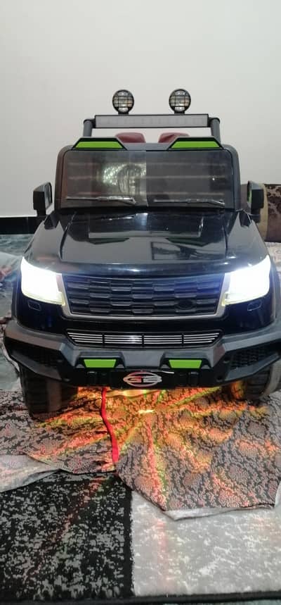 Kids battery operated jeep