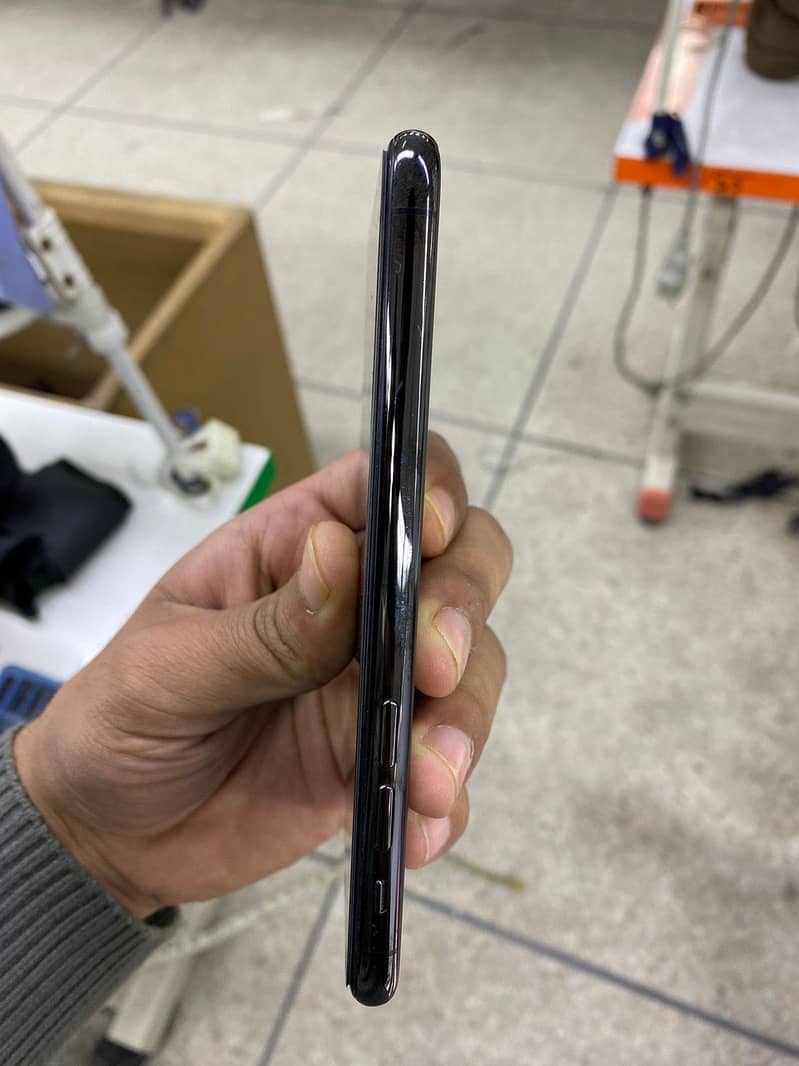 Apple iPhone 11 Pro 0