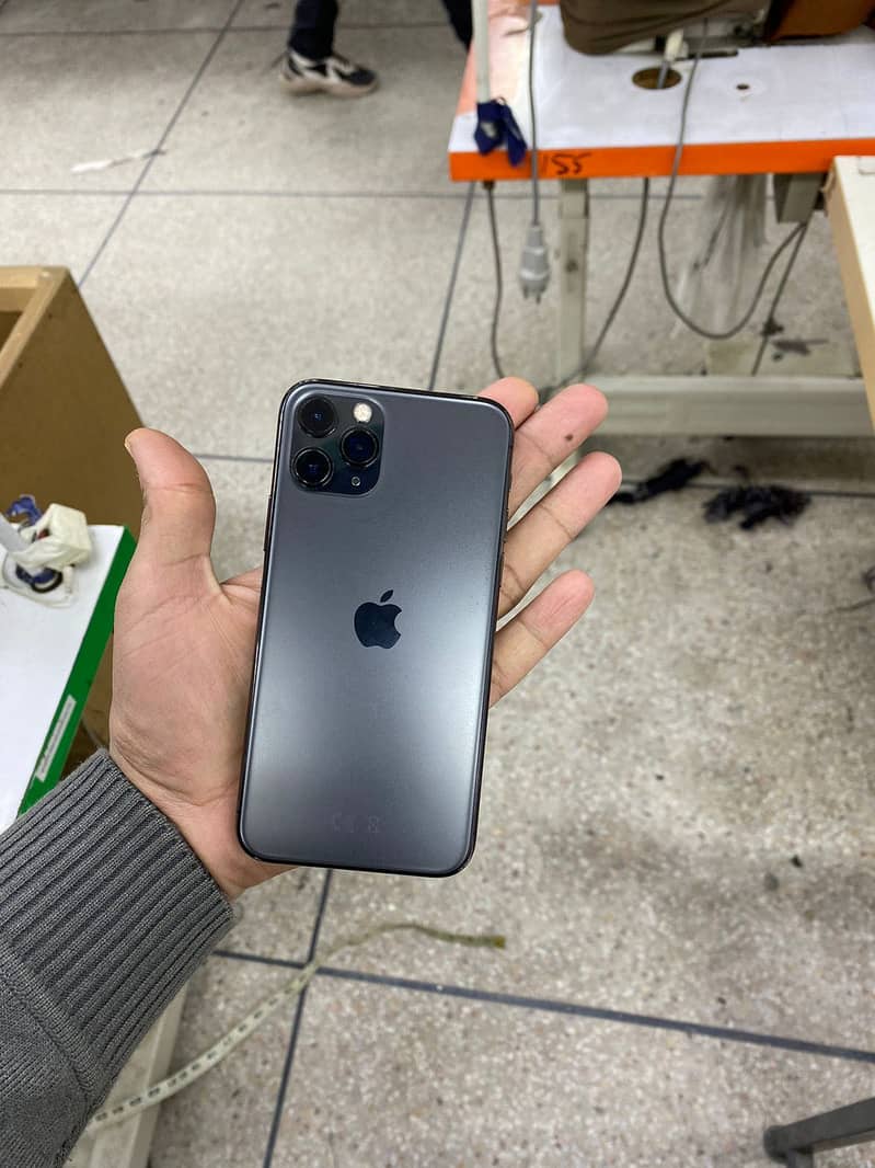 Apple iPhone 11 Pro 1