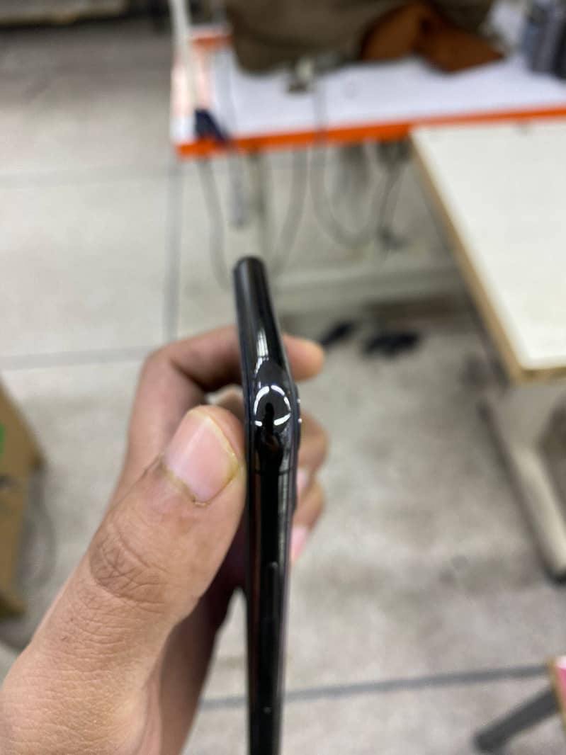 Apple iPhone 11 Pro 3