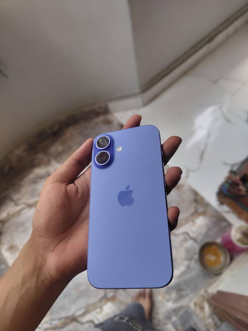 iPhone 16 0