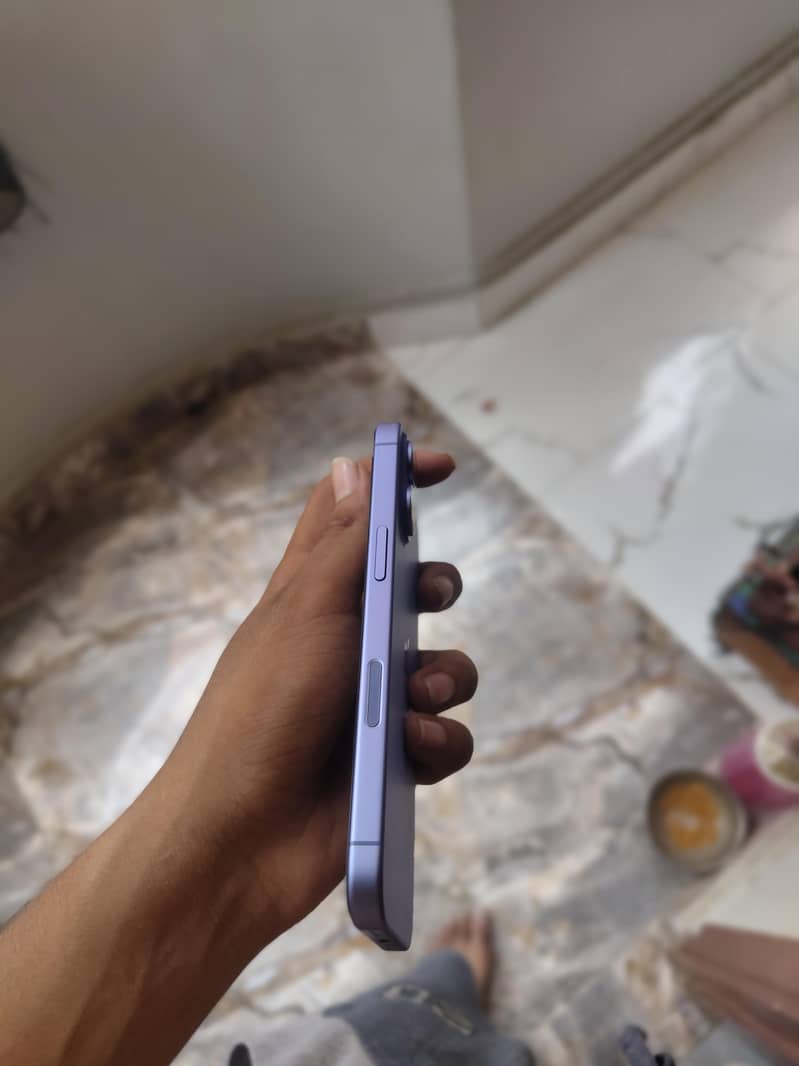 iPhone 16 2