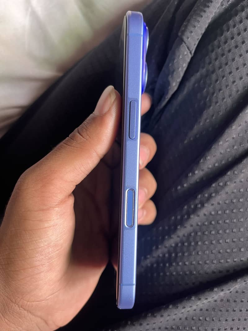 iPhone 16 2