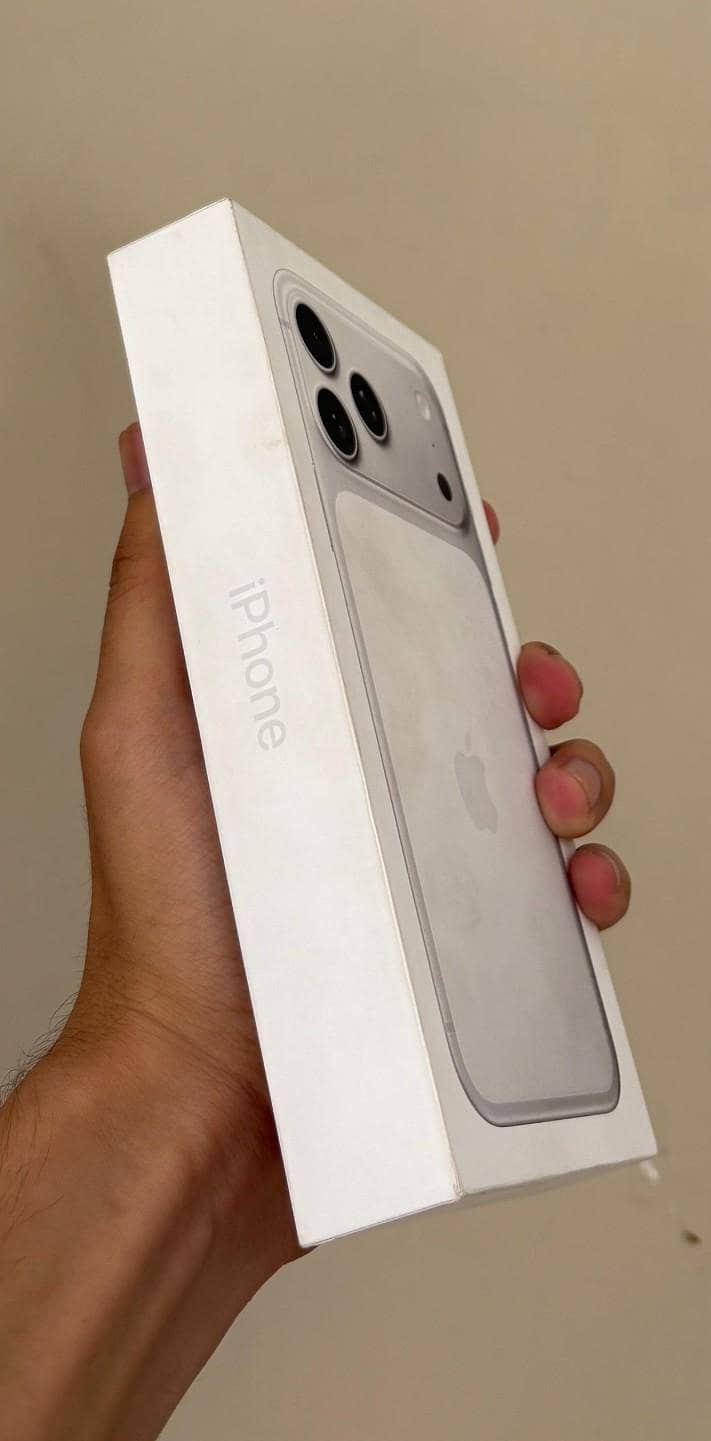 Apple iPhone 17 Pro Max 3