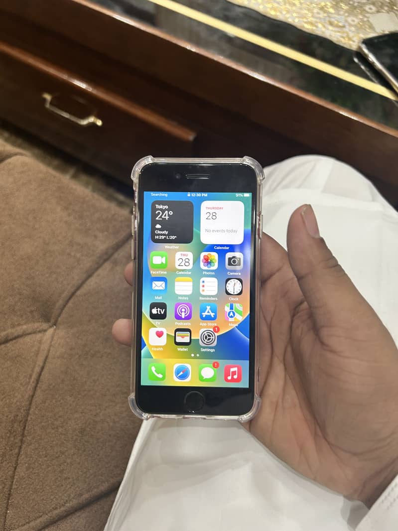 Apple iPhone 8 1