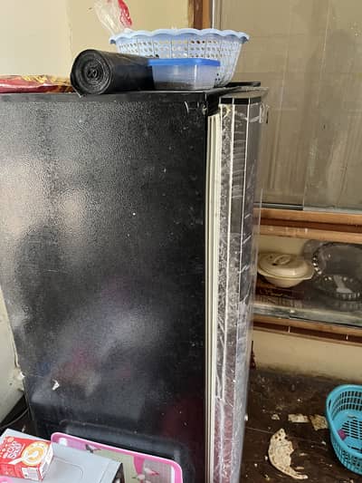 PEL refrigrator is for sale in good condition